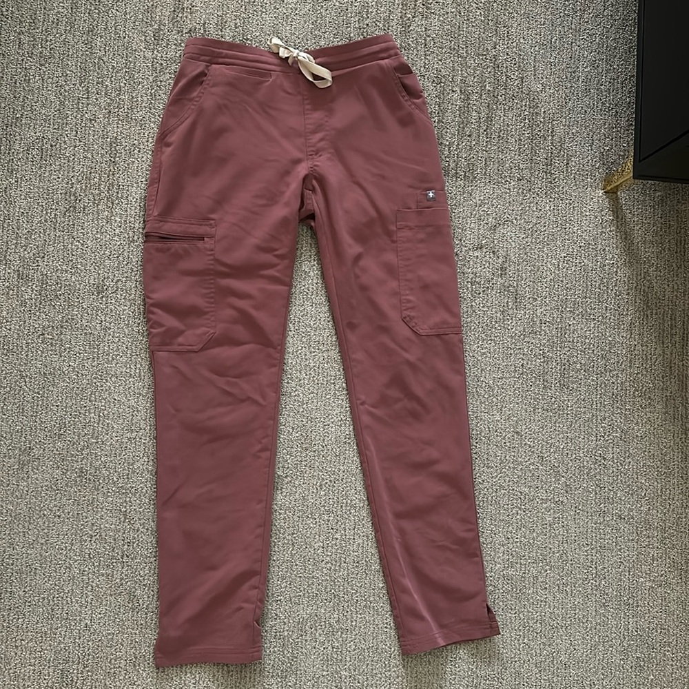 FIGS Yola style Mauve scrub pants